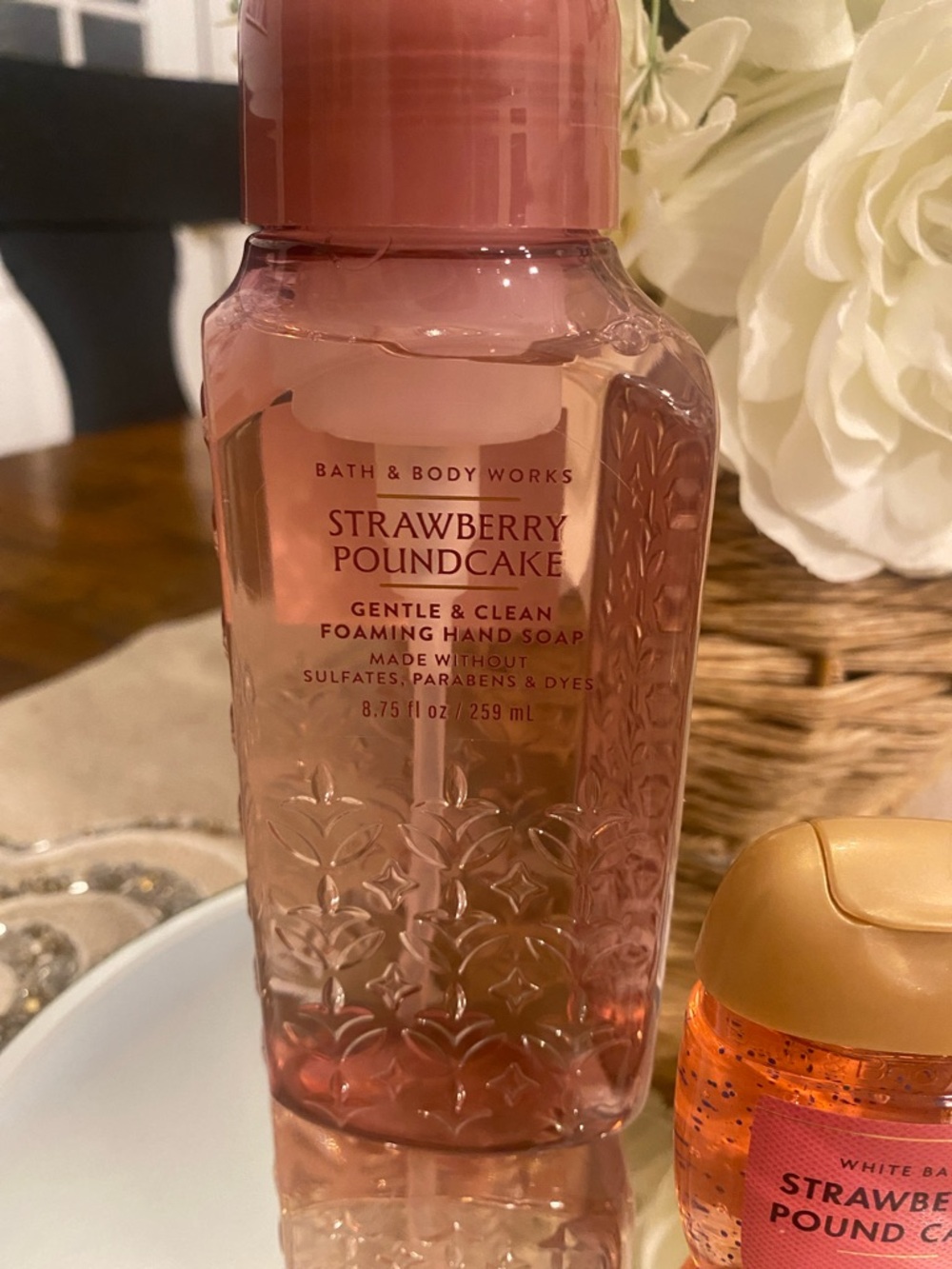 Bath & Body Works Strawberry Poundcake Hand Soap Duo - Picture 2 of 5